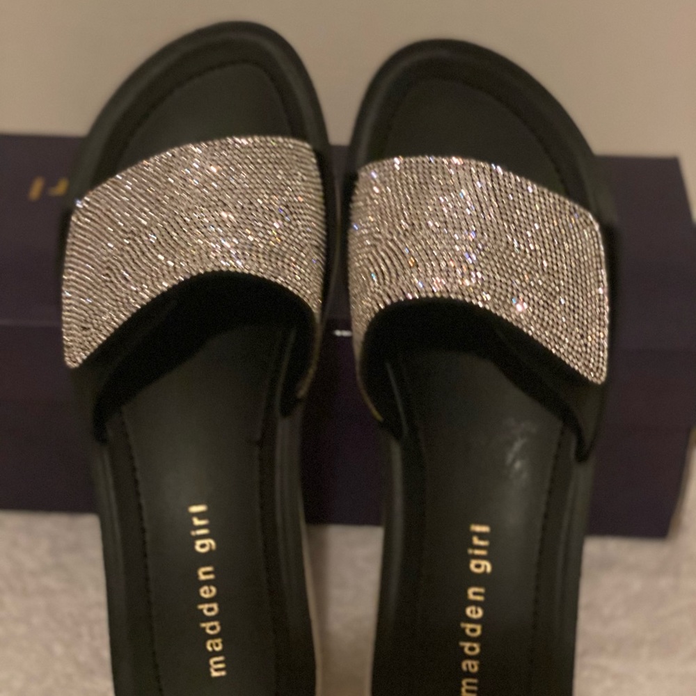 Madden girl Poetik sandal slide